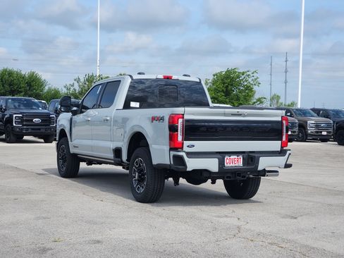New 2026 Ford F250 Platinum w/ FX4 Off-Road Package AWD/4WD image 3