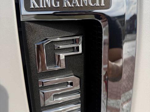 Used 2019 Ford F250 King Ranch w/ King Ranch Ultimate Package AWD/4WD image 18