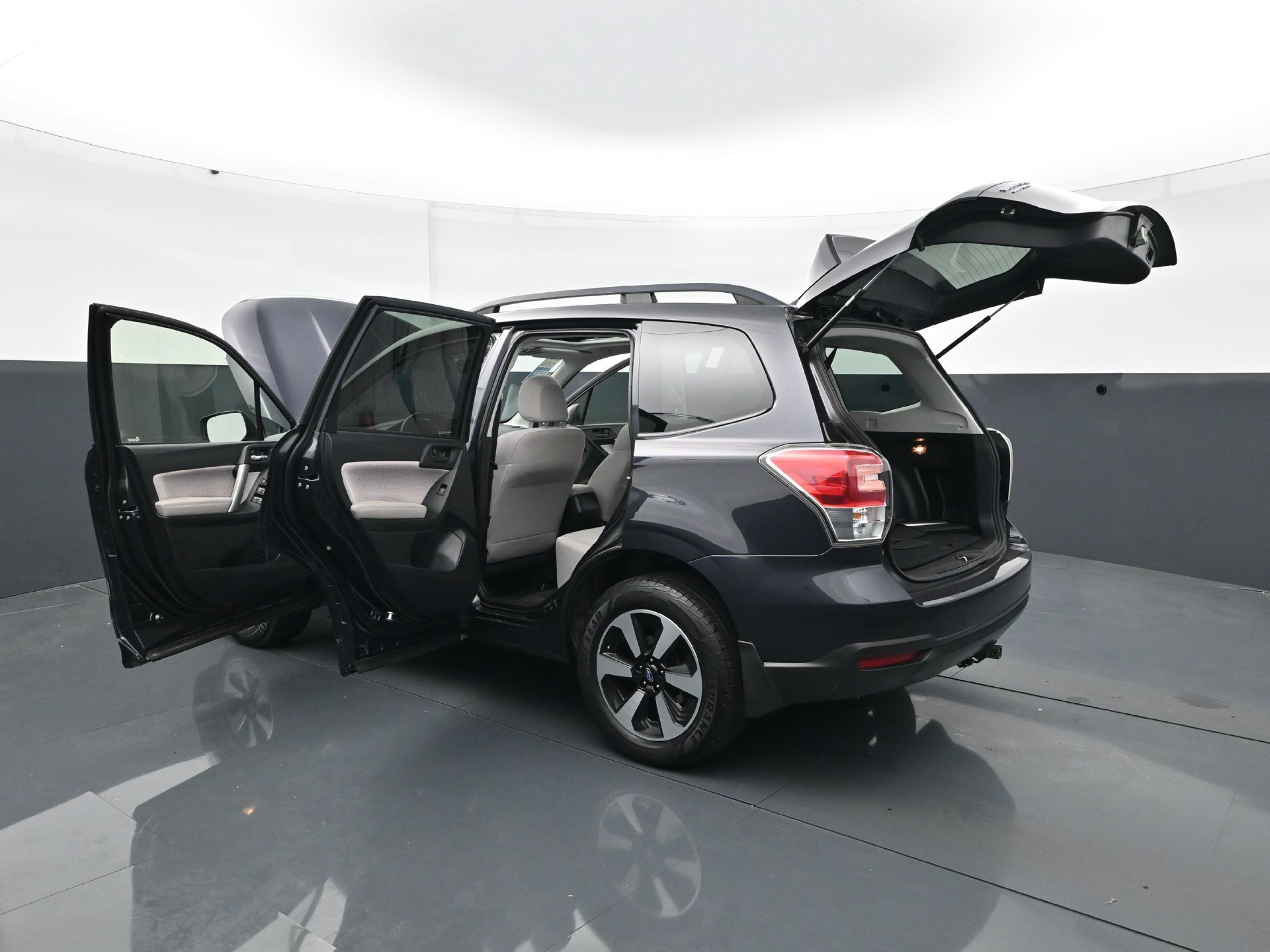 Used 2018 Subaru Forester 2.5i Premium w/ All-Weather Package AWD/4WD image 32
