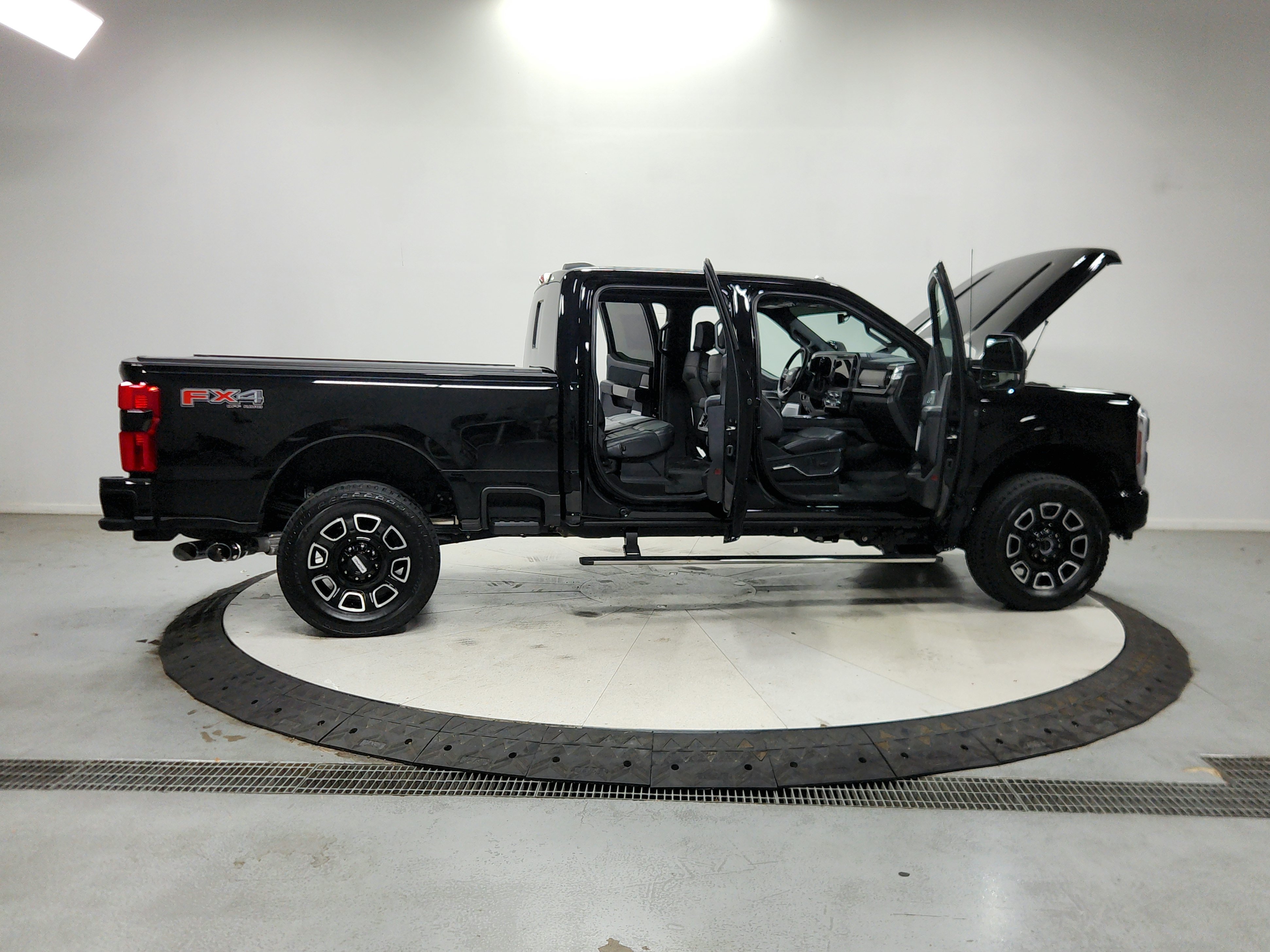 Used 2026 Ford F250 Platinum AWD/4WD image 17