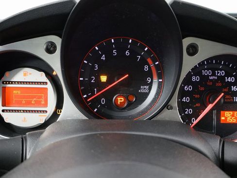 Used 2009 Nissan 370Z Touring image 23