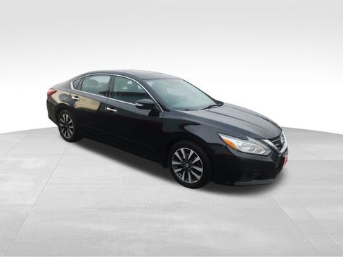 Used 2016 Nissan Altima 2.5 SL w/ 2.5 Technology Package image 8