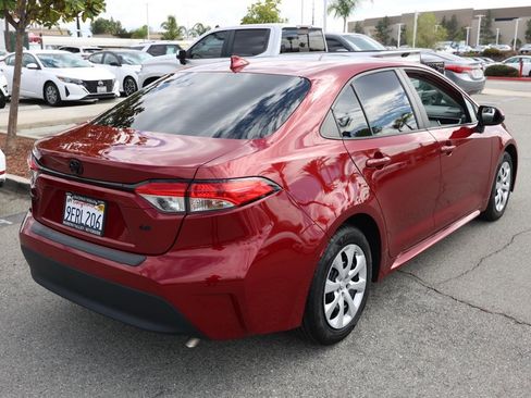 Used 2024 Toyota Corolla LE image 4