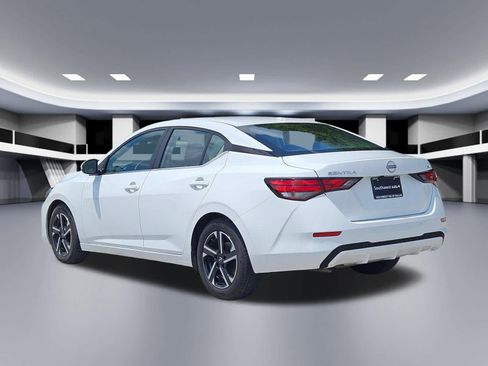 Used 2024 Nissan Sentra SV FWD image 4