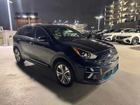 Used 2020 Kia Niro EX FWD image 5