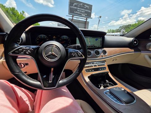 Used 2022 Mercedes-Benz E 350 4MATIC Sedan image 12