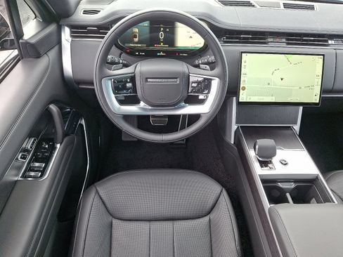New 2025 Land Rover Range Rover SE image 11