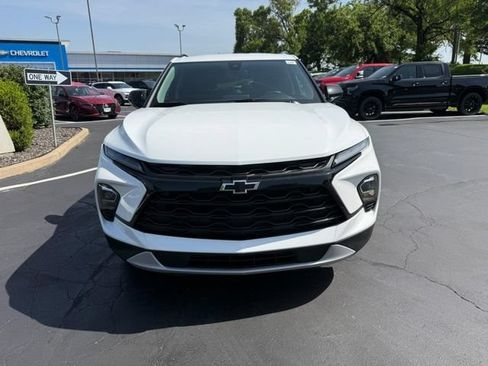 Used 2024 Chevrolet Blazer LT w/ Convenience Package FWD image 9