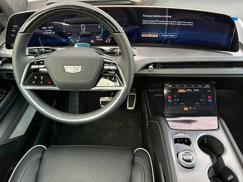 New 2026 Cadillac Vistiq Platinum image 14