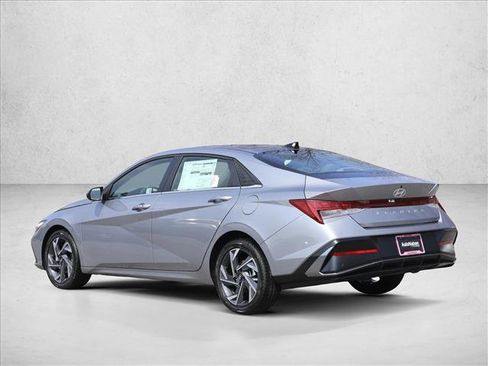 New 2025 Hyundai Elantra SEL image 7