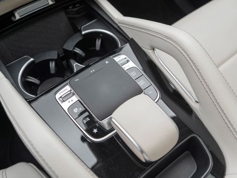 Used 2020 Mercedes-Benz GLE 350 4MATIC image 24