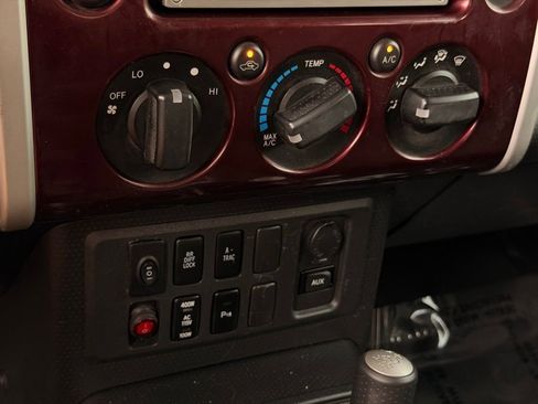 Used 2007 Toyota FJ Cruiser 4WD image 28