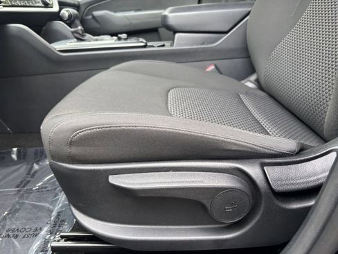 Used 2025 Kia Sportage LX FWD image 22