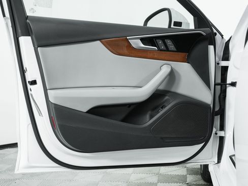 Used 2022 Audi A4 2.0T Premium w/ Convenience Package image 18