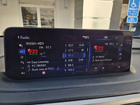 Used 2022 Lexus RX 350L Premium image 32