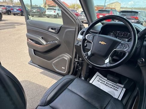 Used 2018 Chevrolet Tahoe LT w/ LT Signature Package image 21