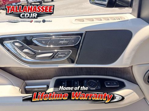 Used 2019 Lincoln Navigator Reserve AWD/4WD image 15