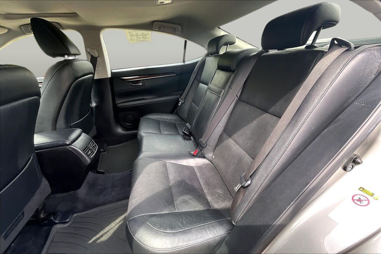 Used 2015 Lexus ES 350 w/ Luxury Package FWD image 20