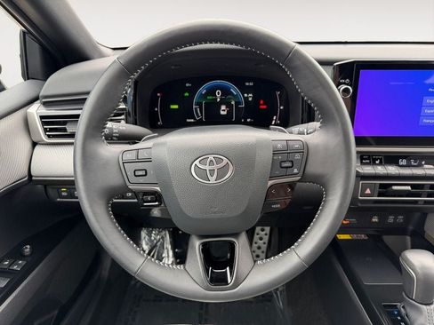 Used 2025 Toyota Camry SE w/ Multimedia Upgrade Package AWD/4WD image 13