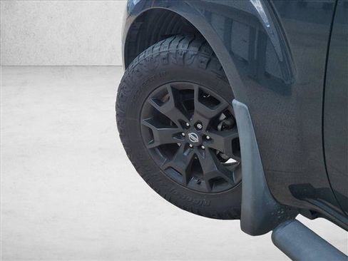 Used 2020 Nissan Frontier SV w/ Midnight Edition Floor Mats RWD image 10