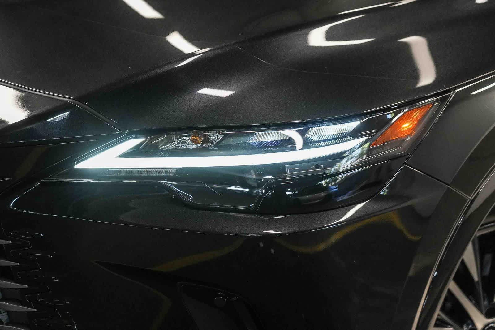 Used 2025 Lexus RX 350 Premium Plus FWD image 2
