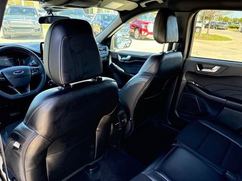 Used 2025 Ford Escape ST-Line image 28