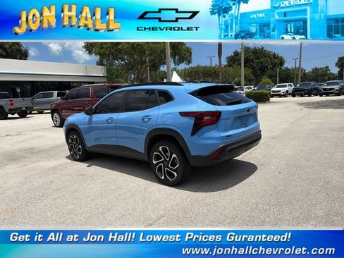 Used 2024 Chevrolet Trax RS w/ Driver Confidence Package FWD image 6