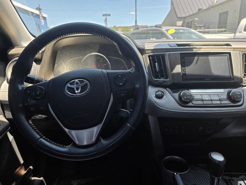 Used 2014 Toyota RAV4 Limited w/ Technology Package FWD image 8
