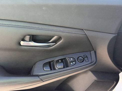 Used 2020 Nissan Sentra SV FWD image 9