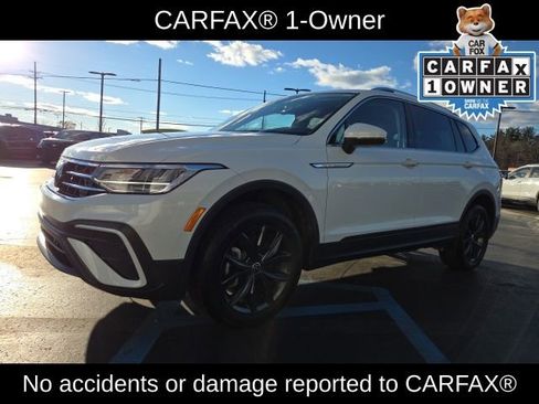 Used 2023 Volkswagen Tiguan SE image 3