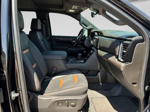 Used 2024 GMC Sierra 1500 AT4 w/ Technology Package AWD/4WD image 29