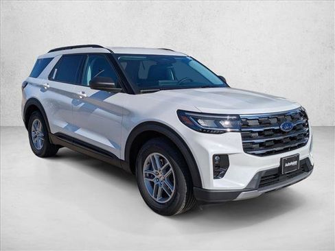 New 2026 Ford Explorer Active w/ Active Comfort Package image 3