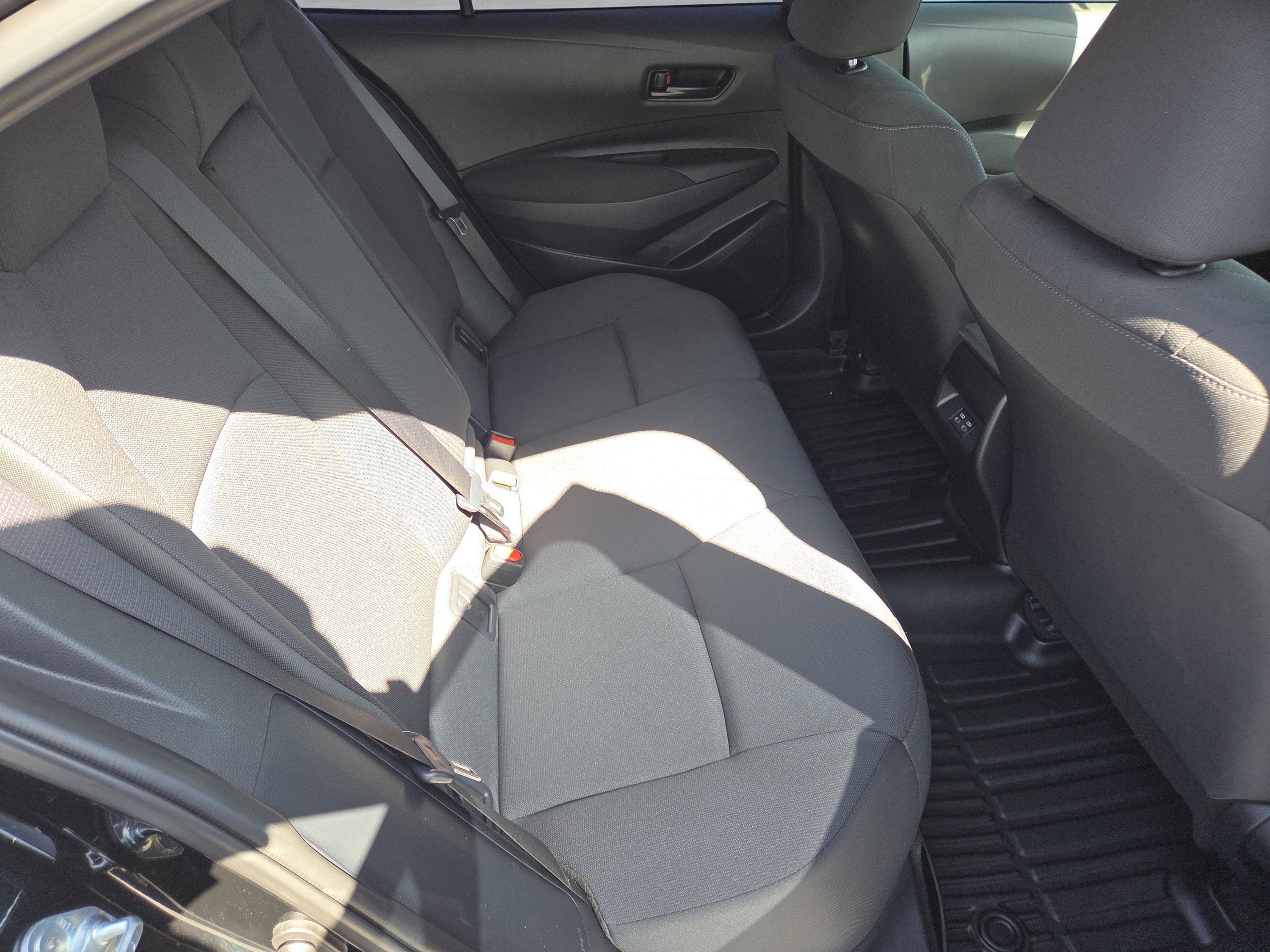 Used 2023 Toyota Corolla LE w/ Carpet Mat Package (TMS) FWD image 24