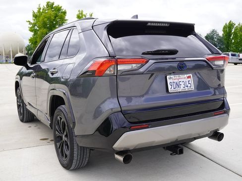 Used 2022 Toyota RAV4 SE w/ Convenience Package AWD/4WD image 12
