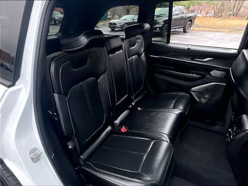 Used 2022 Jeep Grand Cherokee Overland w/ Adv Protech Group III image 15