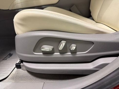 Certified 2023 Cadillac XT6 Premium Luxury AWD/4WD image 16