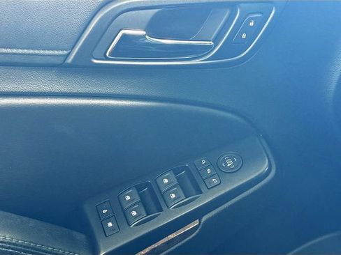 Used 2017 Chevrolet Suburban LT w/ Luxury Package image 19