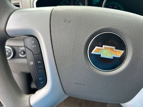 Used 2011 Chevrolet Traverse LS FWD image 18