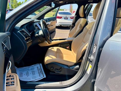 Used 2017 Volvo XC90 T6 Momentum w/ Vision Package AWD/4WD image 17