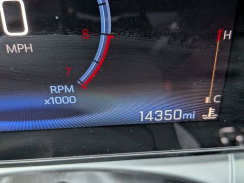 Used 2025 Chevrolet Trax LT w/ LT Convenience Package image 25