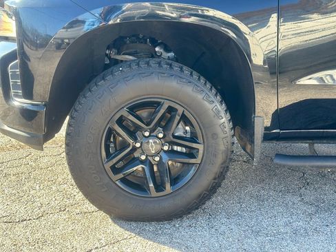 Used 2019 Chevrolet Silverado 1500 Custom Trail Boss w/ Custom Convenience Package image 22