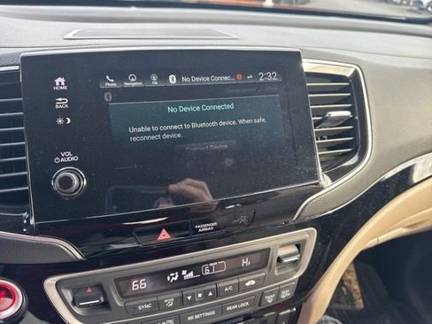 Used 2022 Honda Pilot Touring image 10