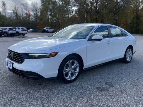 Certified 2023 Honda Accord LX image 5