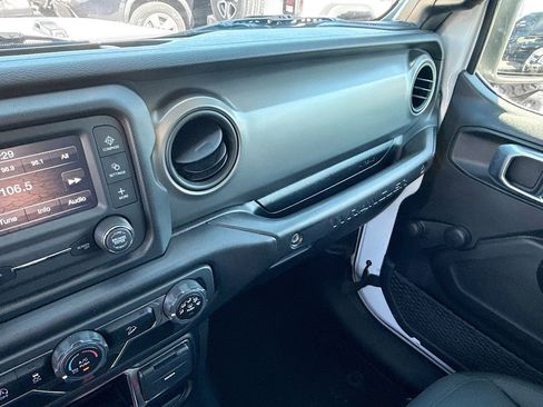 Used 2021 Jeep Wrangler Unlimited Sport image 24