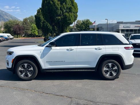 Used 2022 Jeep Grand Cherokee Limited 4xe image 13