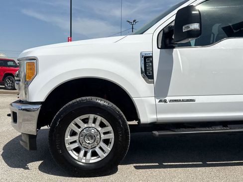 Used 2017 Ford F250 XLT w/ XLT Value Package image 5