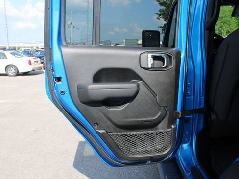 Used 2025 Jeep Wrangler Unlimited Sport AWD/4WD image 27