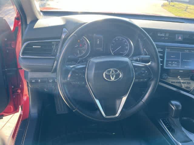 Used 2020 Toyota Camry SE w/ Convenience Package FWD image 17