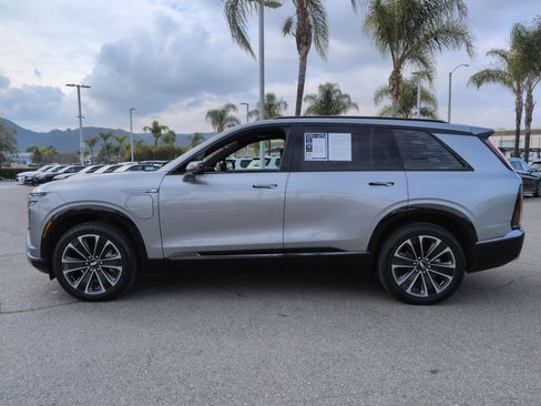 Used 2026 Cadillac Vistiq Sport image 7