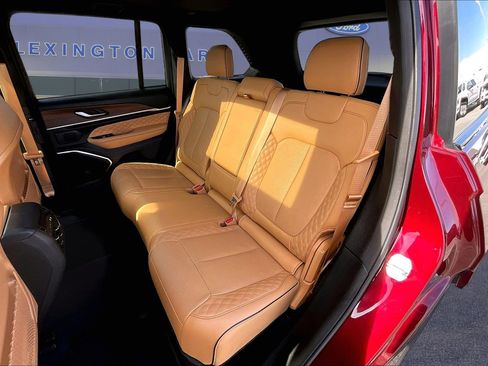 Used 2025 Jeep Grand Cherokee Summit w/ MOPAR Finishing Package image 23